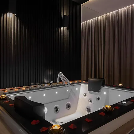 Wislane Tarasy Vip Jacuzzi アパート クラクフ